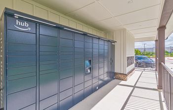 Package hub